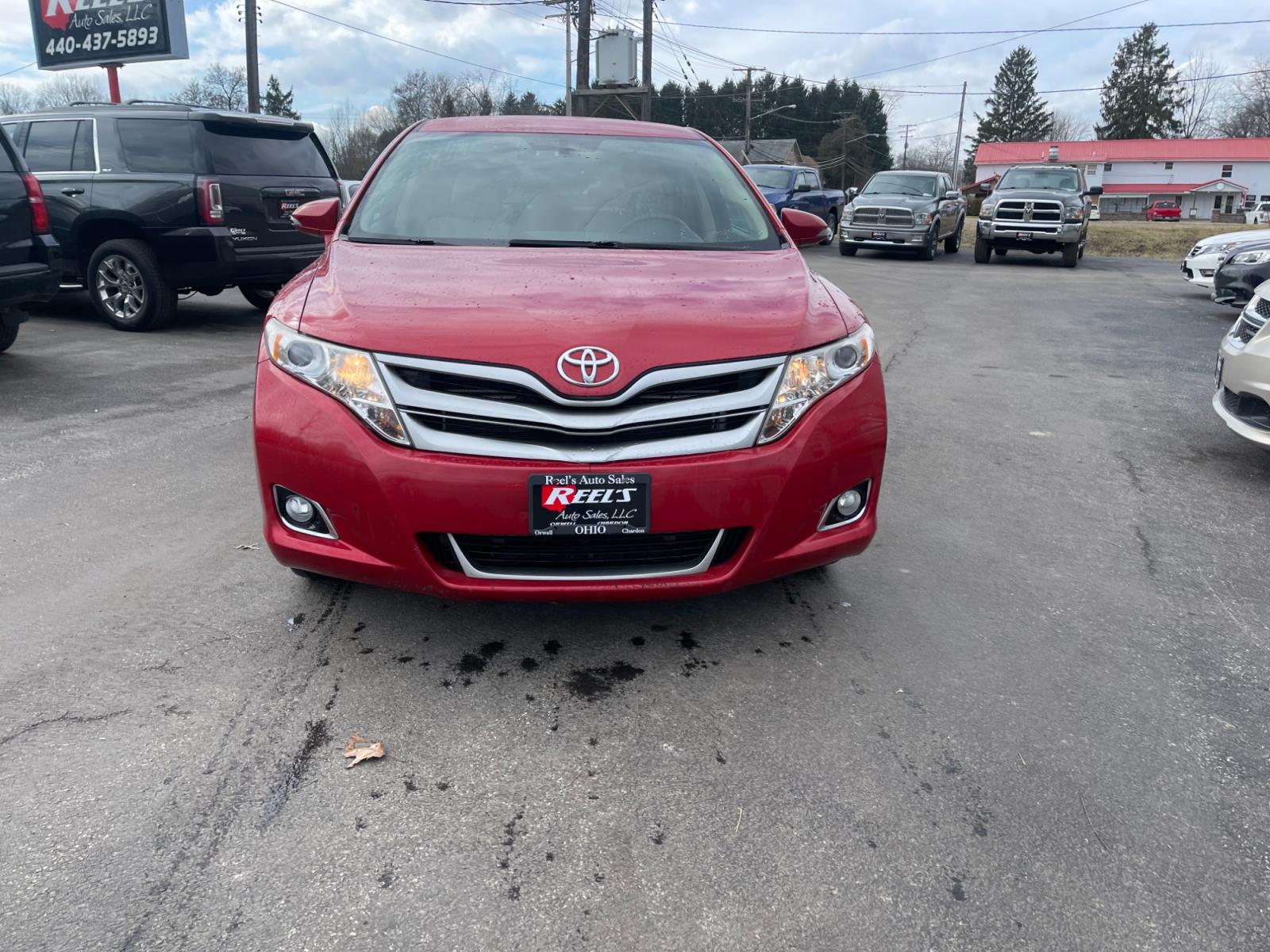 2013 Red /Beige Toyota Venza LE I4 AWD (4T3BA3BB7DU) with an 2.7L I4 DOHC 16V engine, 6-Speed Automatic transmission, located at 547 E. Main St., Orwell, OH, 44076, (440) 437-5893, 41.535435, -80.847855 - This 2013 Toyota Venza LE AWD, equipped with a 2.7L engine and 6-speed automatic transmission, offers a blend of utility and comfort. Features like integrated blind spot mirrors and a touch screen enhance the driving experience, ensuring safety and convenience. The addition of a power driver’s sea - Photo #1